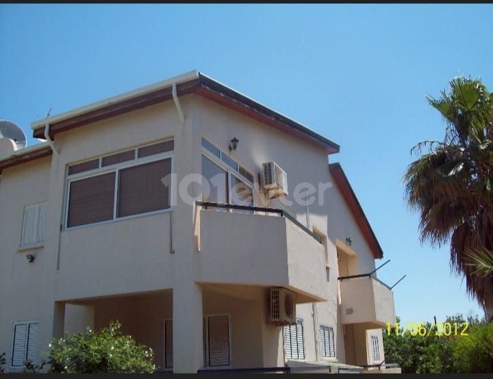 Girne Merkezde 3+1 EŞYALI Satılık Daire