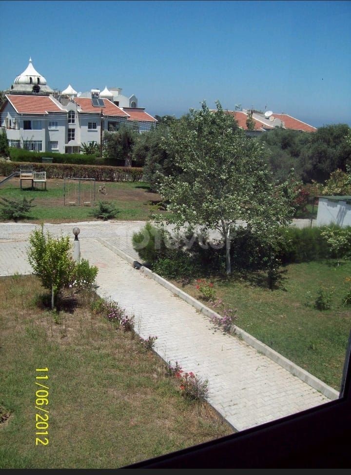 Girne Merkezde 3+1 EŞYALI Satılık Daire