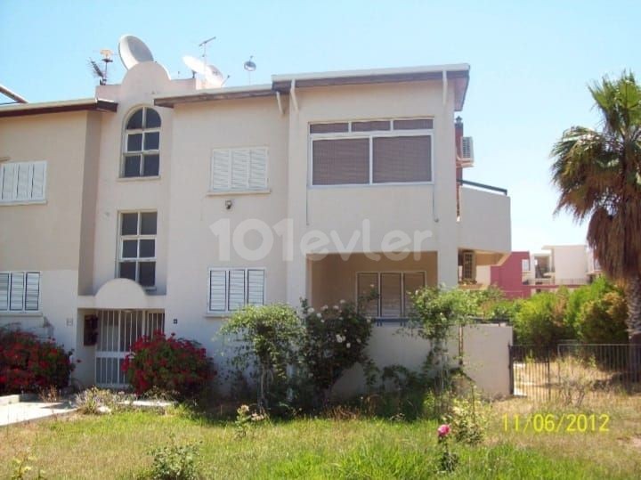 Girne Merkezde 3+1 EŞYALI Satılık Daire