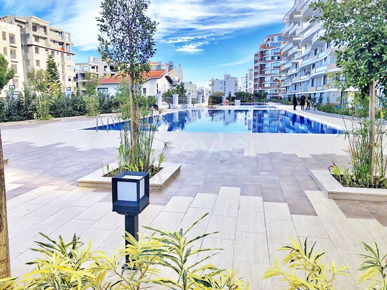 GİRNE MERKEZ'DE 2+1 EŞYALI SATILIK DAİRE