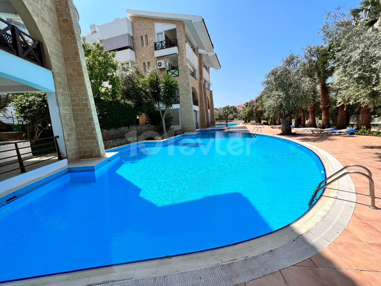 1+ APARTMENT WITH SHARED POOL FOR SALE WITH FURNITURE IN KYRENIA, CYPRUS ** 