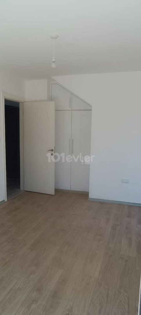 KIBRIS GİRNE'DE  2+1 ÖZEL TERASLI PENTHAUSE  2 KATLI