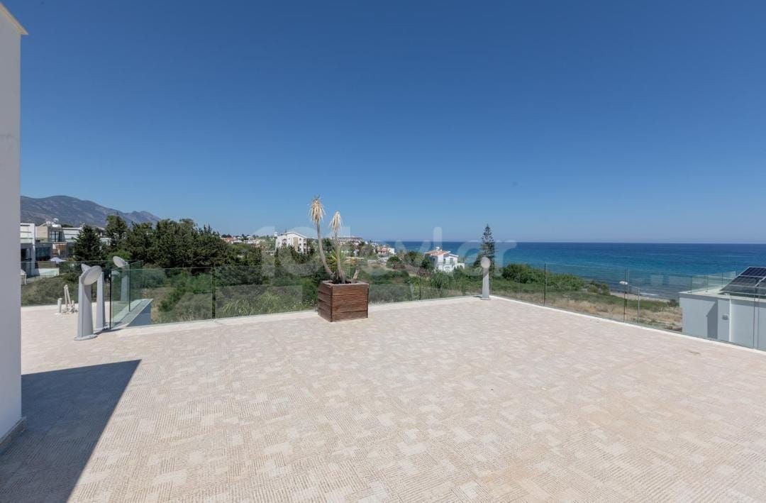 ZYPERN KYRENIA 4 + 1 VILLA MIT PRIVATEM POOL ** 