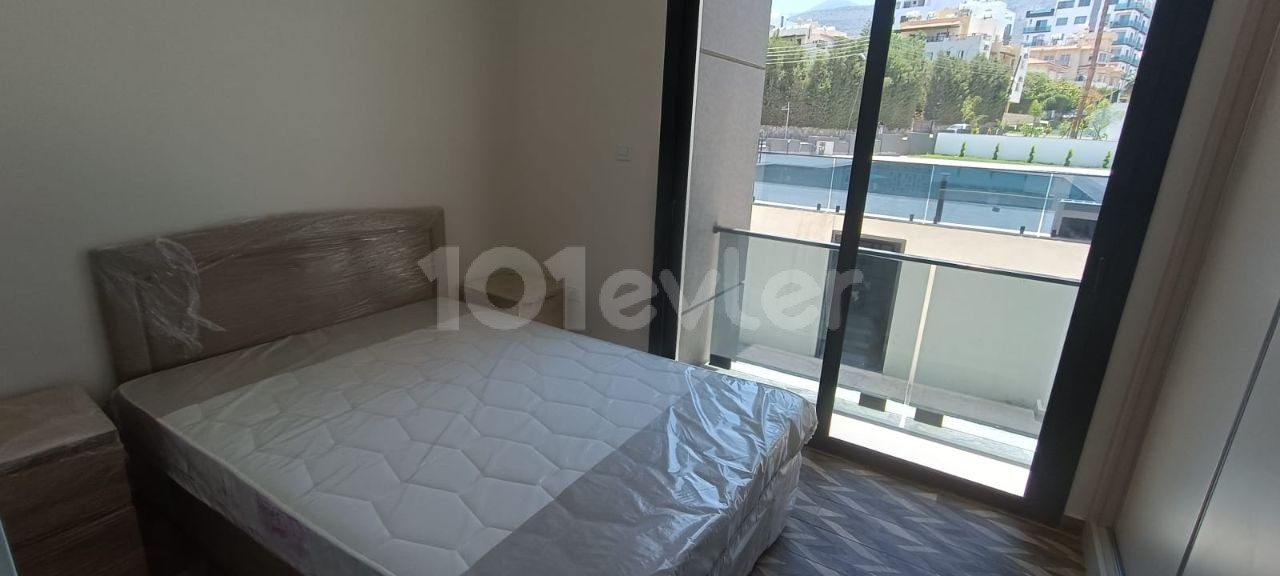 KIBRIS GİRNE YENİ 2+1 KİRALIK ORTAK HAVUZLU DAİRE