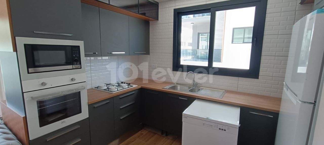 KIBRIS GİRNE YENİ 2+1 KİRALIK ORTAK HAVUZLU DAİRE