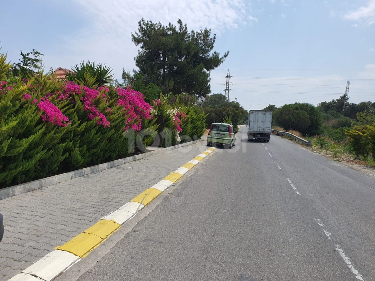 AN UNMISSABLE VILLA FOR SALE ON THE NICOSIA HIGHWAY IN KYRENIA ** 