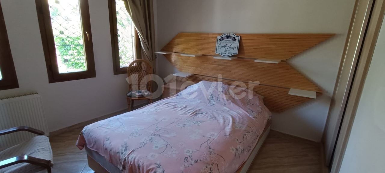 Kıbrıs Girne Bellapais 'Da 4+1 Özel Havuzlu Kapalı Garajlı Kiralık Köşk