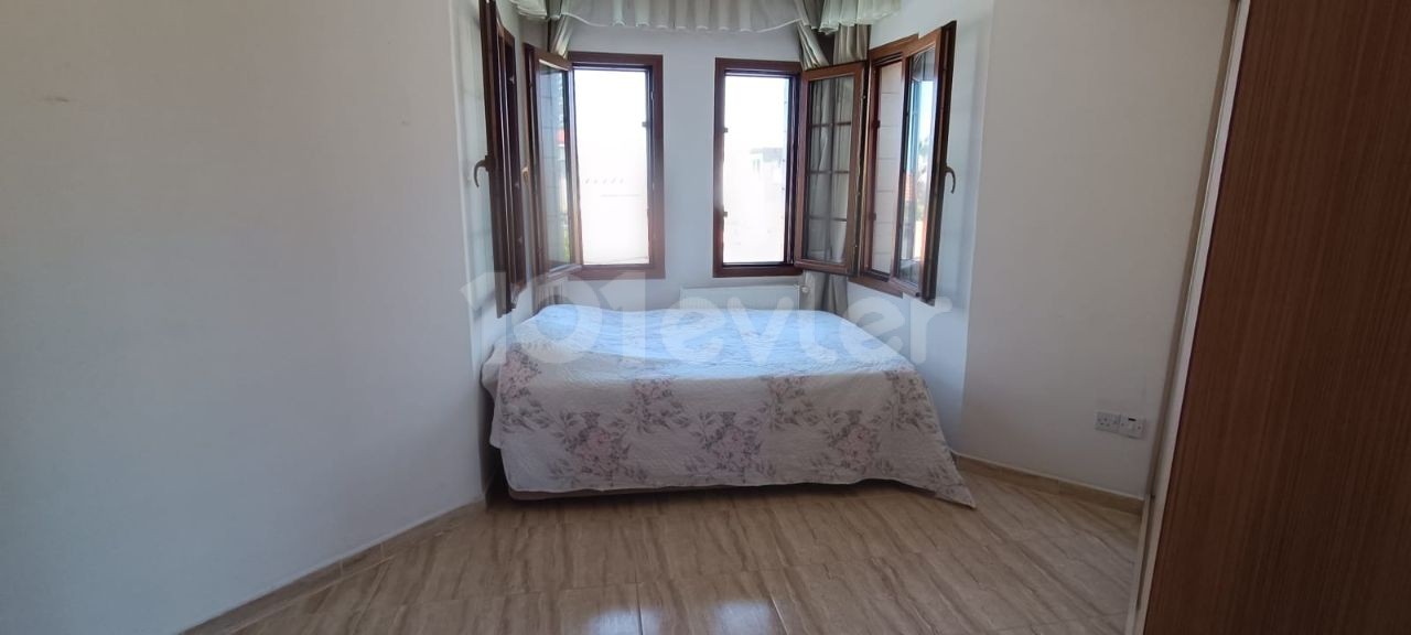 Kıbrıs Girne Bellapais 'Da 4+1 Özel Havuzlu Kapalı Garajlı Kiralık Köşk