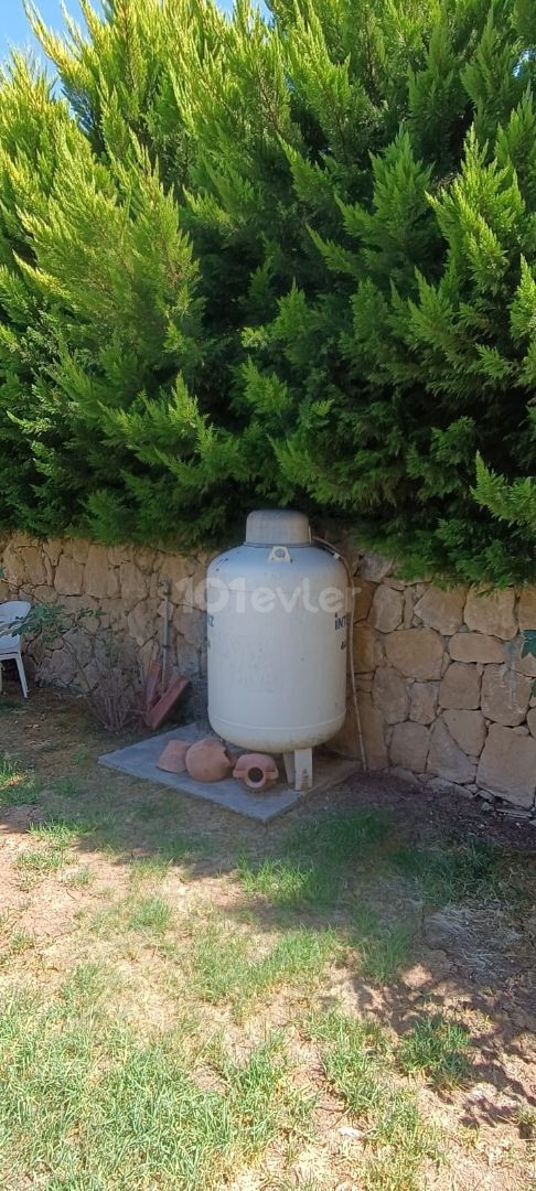 Kıbrıs Girne Bellapais 'Da 4+1 Özel Havuzlu Kapalı Garajlı Kiralık Köşk