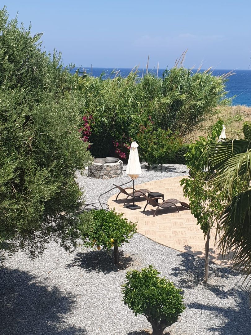 IN KYRENIA LAPTA, IN DER NÄHE DES MEERES, IST DIE LLOGARA 4. SCHLAFZIMMER UND 5.BADEZIMMER TÄGLICHE MIETE VILA ** 