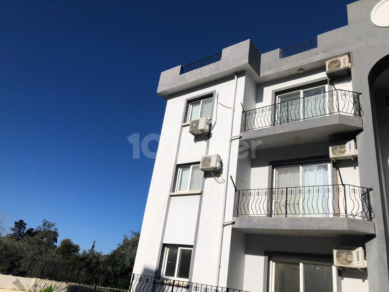 WOHNUNG ZUM VERKAUF IN KYRENIA ALSANCAK 2+1 PRIVATE TERRASSE MIT POOL ** 