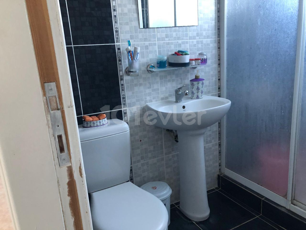 WOHNUNG ZUM VERKAUF IN KYRENIA ALSANCAK 2+1 PRIVATE TERRASSE MIT POOL ** 