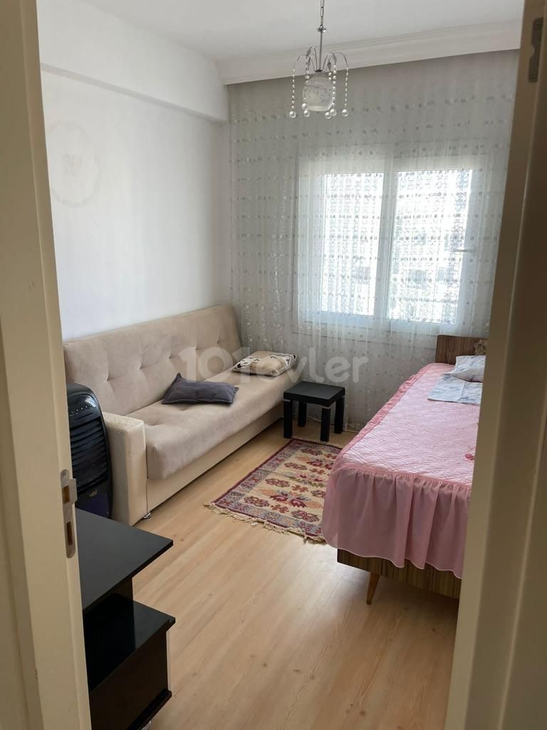 VOLL MÖBLIERTE 3 + 1 WOHNUNG ZU VERKAUFEN IN ZYPERN KYRENIA DIKMEN ** 