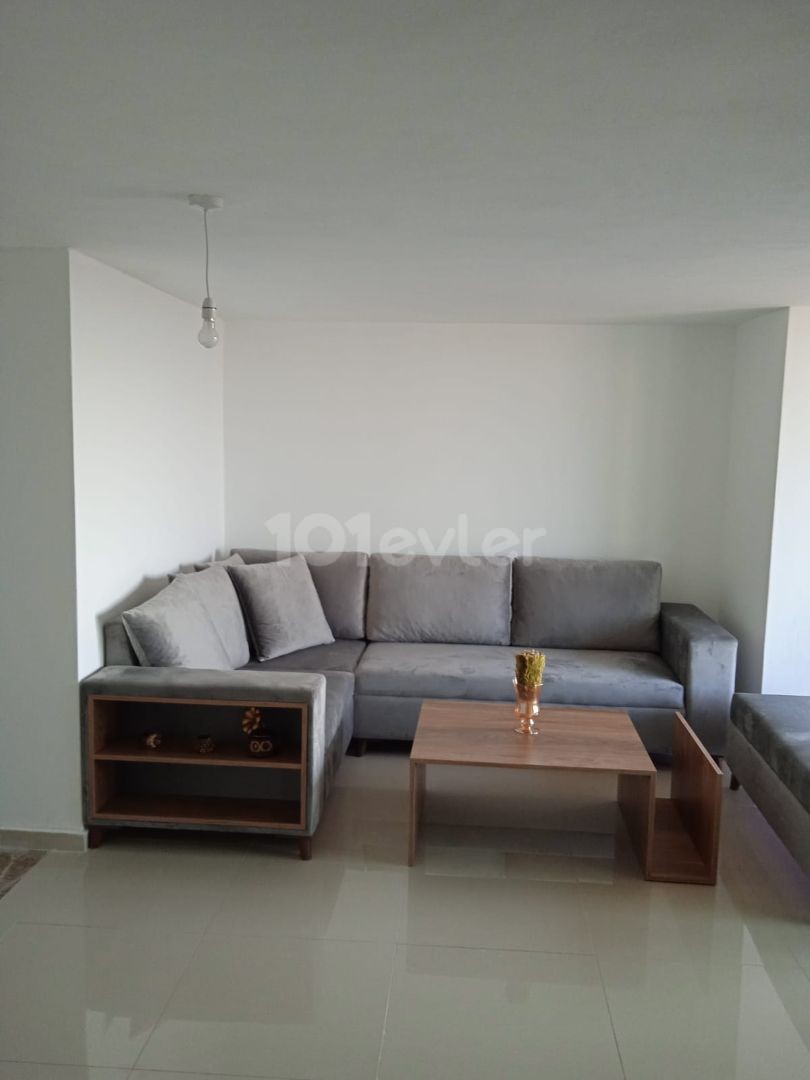 KYRENIA ZENTRUM NEUES PENTHOUSE LU LLOGARA 2 + 1 PRIVATER POOL WOHNUNG ZUR TÄGLICHEN MIETE ** 