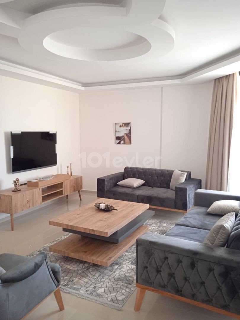 GİRNE MERKEZ YENİ PENTHOUSE LÜX 2+1 ÖZEL HAVUZ GÜNLÜK KİRALIK DAİRE