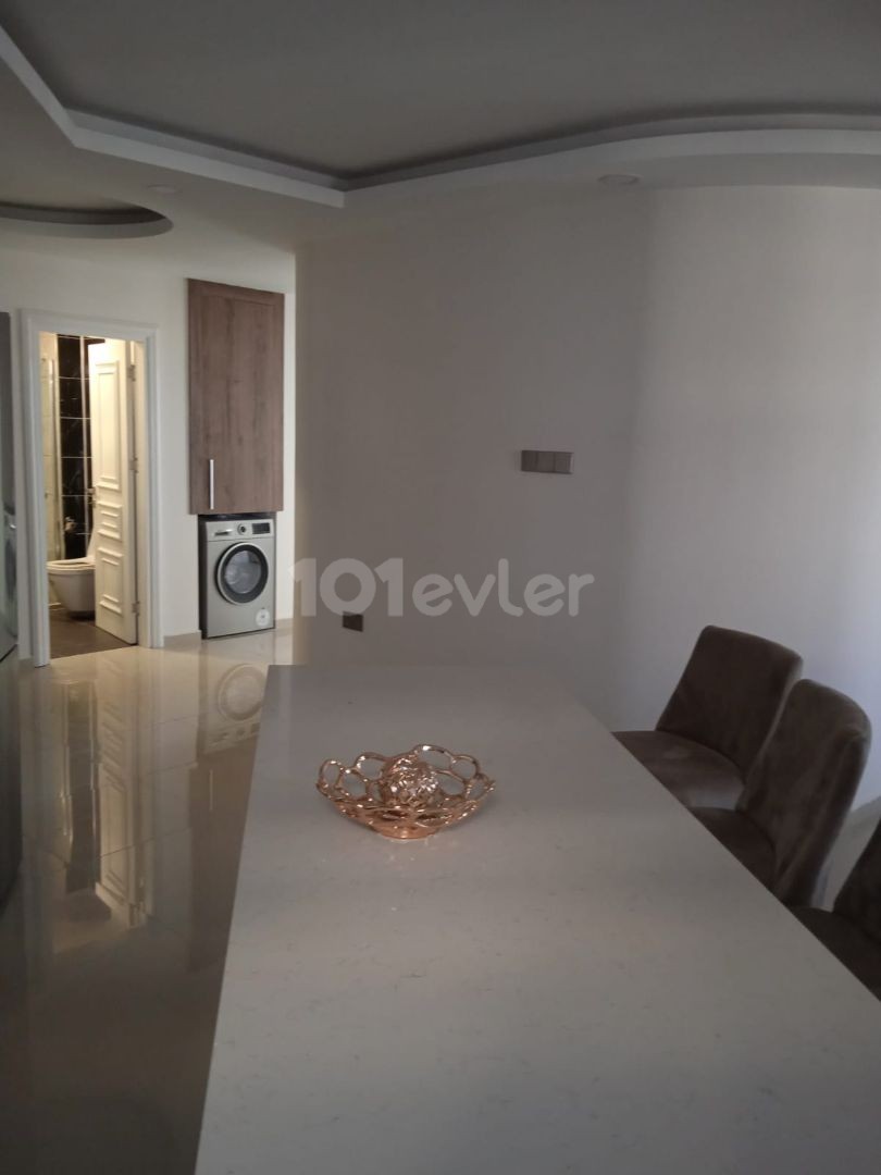 KYRENIA ZENTRUM NEUES PENTHOUSE LU LLOGARA 2 + 1 PRIVATER POOL WOHNUNG ZUR TÄGLICHEN MIETE ** 