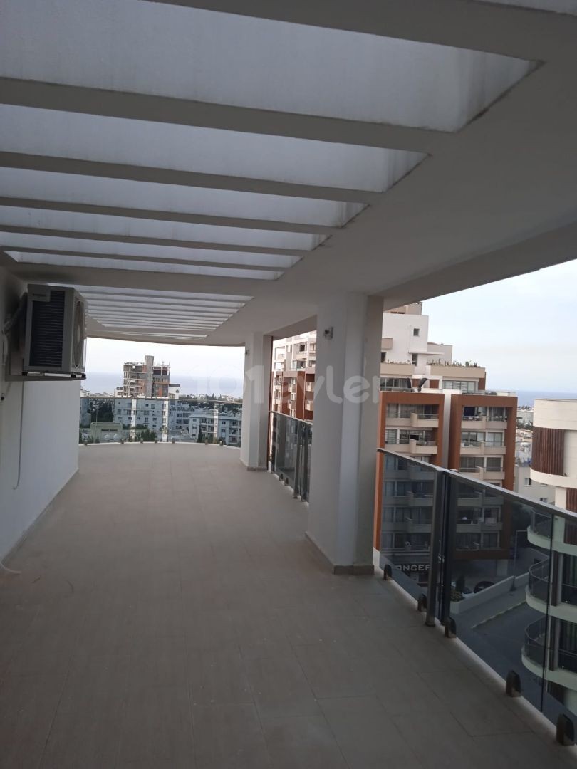 KYRENIA ZENTRUM NEUES PENTHOUSE LU LLOGARA 2 + 1 PRIVATER POOL WOHNUNG ZUR TÄGLICHEN MIETE ** 