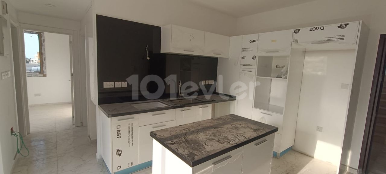 ZERO 2 + 1 WOHNUNG ZU VERKAUFEN IN ZYPERN KYRENIA ** 