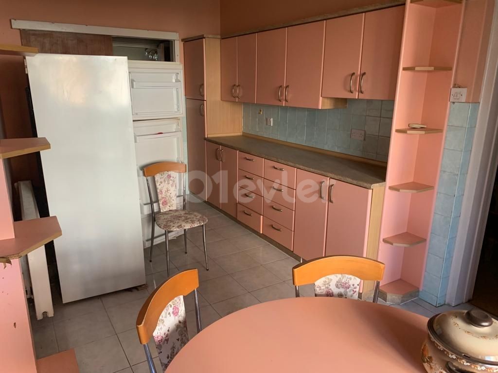 3 + 1 APARTMENT FOR RENT NEAR KYRENIA CENTRAL BARBAROS MARKET ** 