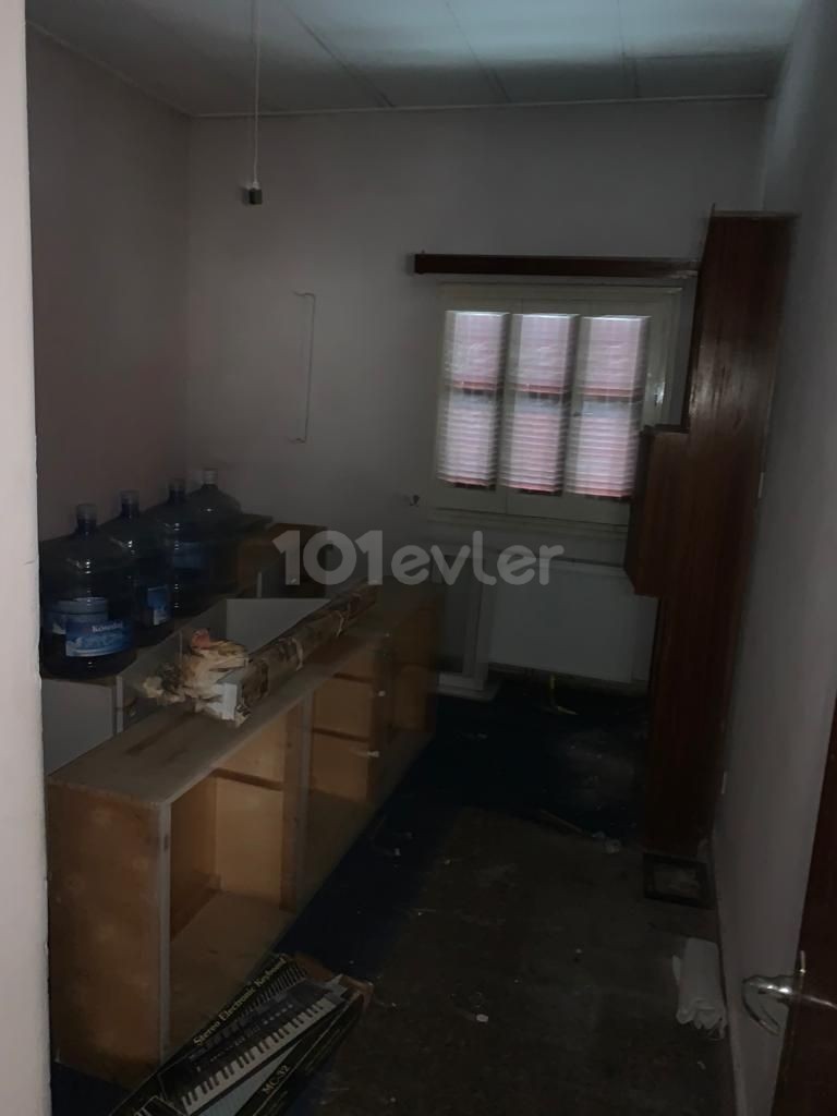 3 + 1 APARTMENT FOR RENT NEAR KYRENIA CENTRAL BARBAROS MARKET ** 