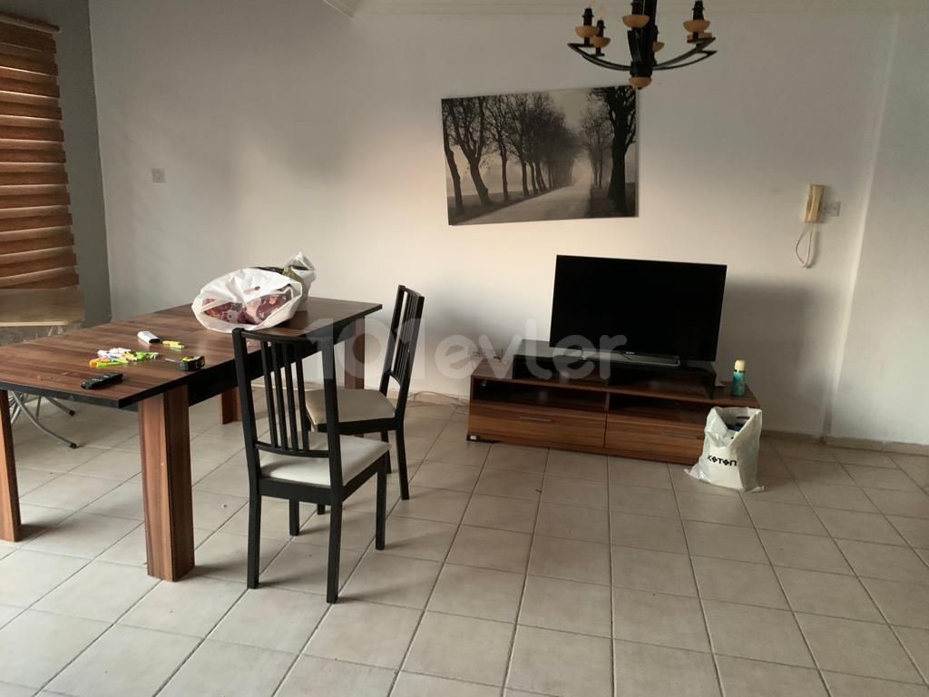 KYRENIA ZENTRUM PATARA WEBSITE 3 + 1 WOHNUNG ZU VERMIETEN ** 