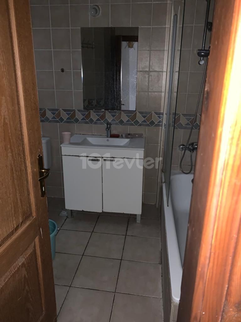 KYRENIA ZENTRUM PATARA WEBSITE 3 + 1 WOHNUNG ZU VERMIETEN ** 