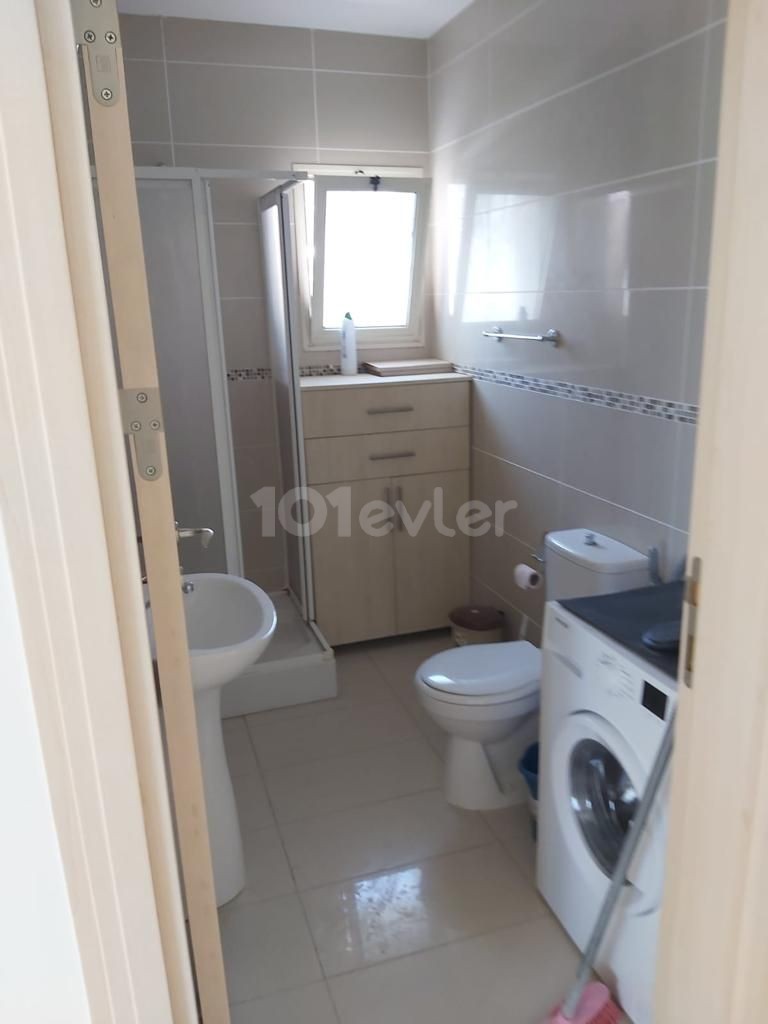 KYRENIA ZENTRUM DE1+1 WOHNUNG ZU VERKAUFEN ** 