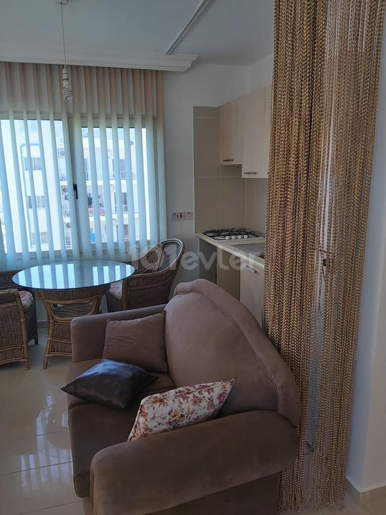 GİRNE MERKEZ 'DE1+1 SATILIK DAİRE