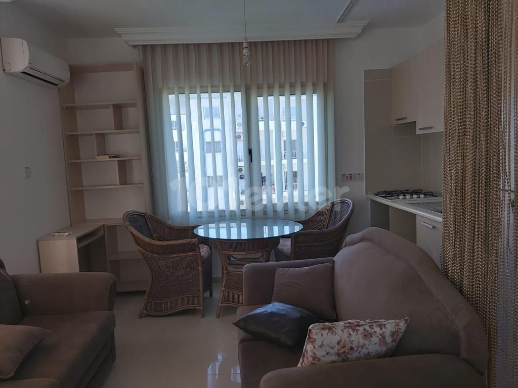 KYRENIA ZENTRUM DE1+1 WOHNUNG ZU VERKAUFEN ** 