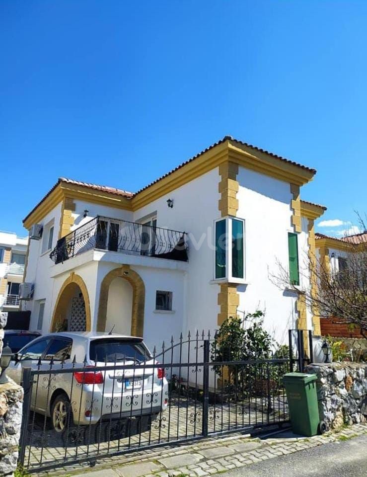 3+1 VILLA MIT PRIVATEM POOL IN KYRENIA ALSANCAK ** 