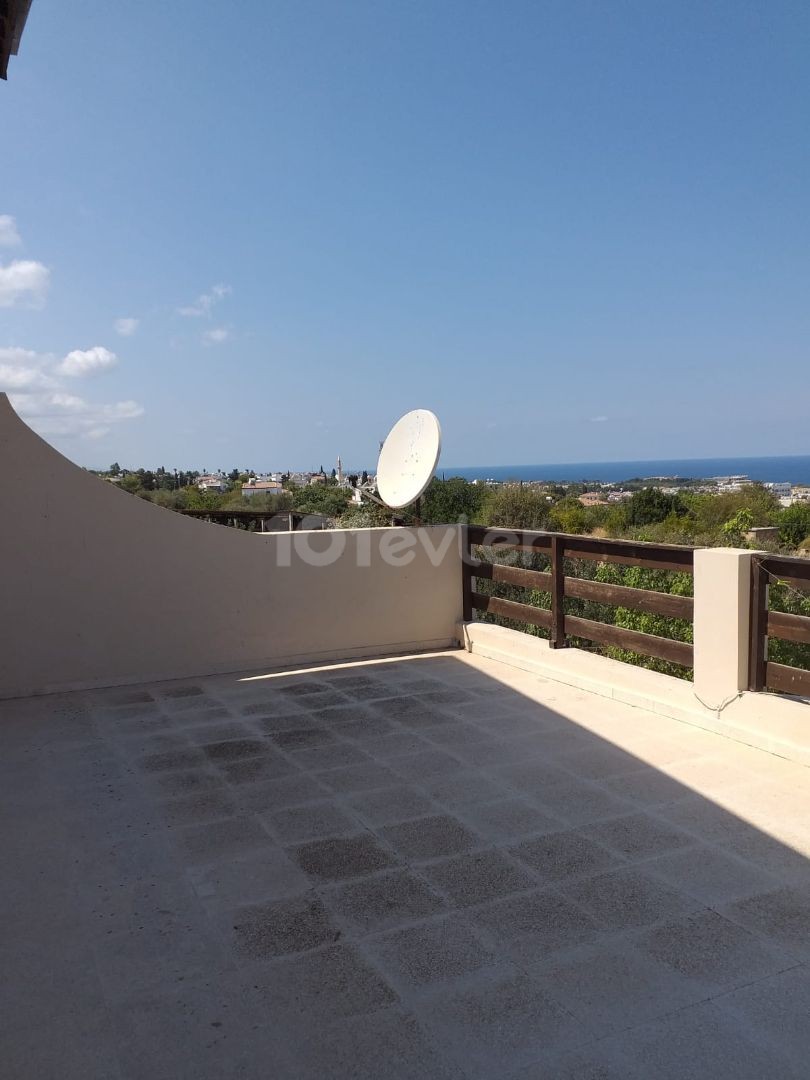 3 + 1 VILLA FOR SALE IN KYRENIA CATALKOY (670 M2) LAND ** 