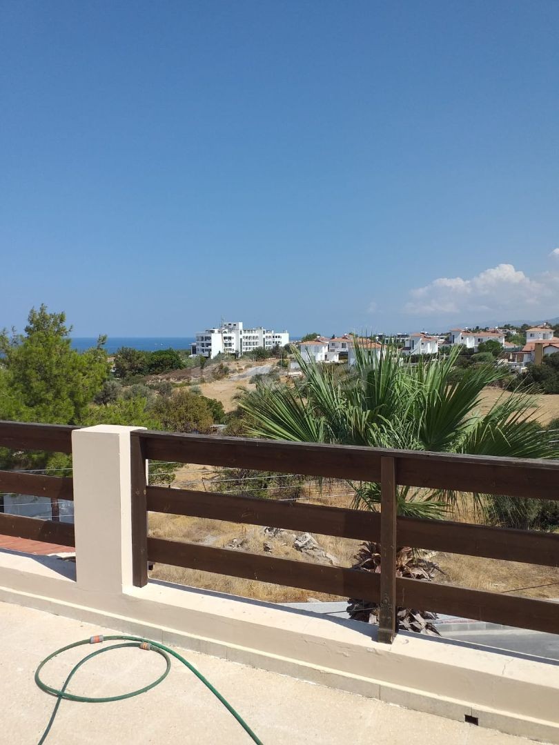 3 + 1 VILLA FOR SALE IN KYRENIA CATALKOY (670 M2) LAND ** 