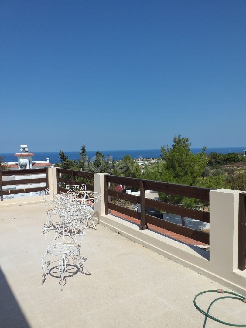 3 + 1 VILLA FOR SALE IN KYRENIA CATALKOY (670 M2) LAND ** 