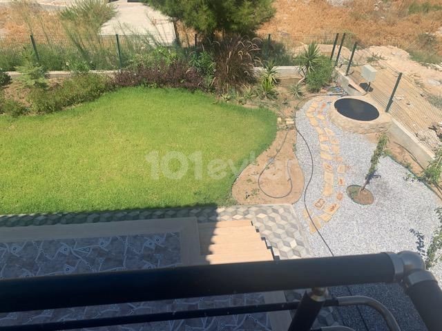 4+1 VILLA MIT BERG-UND MEERBLICK IN KYRENIA CHATALKÖY ** 