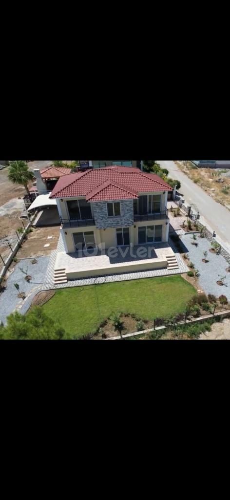 4+1 VILLA MIT BERG-UND MEERBLICK IN KYRENIA CHATALKÖY ** 