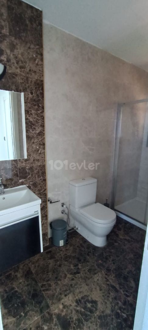 2 + 1 WOHNUNG ZU VERMIETEN IN KYRENIA ** 