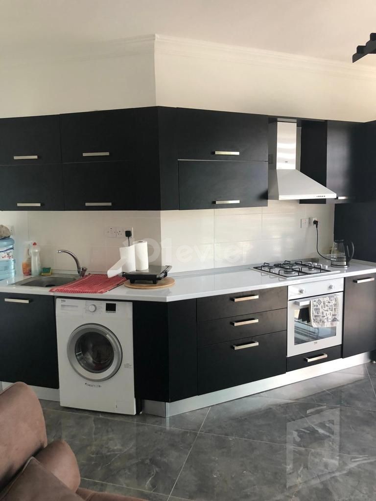 IN KYRENIA KARAOGLANOGLU N DA LU LLOGARA PENTHOUSE 1 + 1 WOHNUNG ZU VERKAUFEN ** 