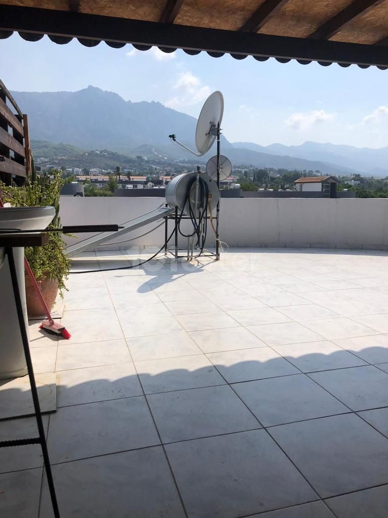 IN KYRENIA KARAOGLANOGLU N DA LU LLOGARA PENTHOUSE 1 + 1 WOHNUNG ZU VERKAUFEN ** 