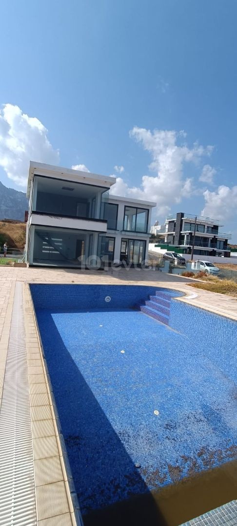 CYPRUS KYRENIA Karsiyaka AREA 3 + 1 VILLA WITH PRIVATE POOL ON THE BEACH ** 