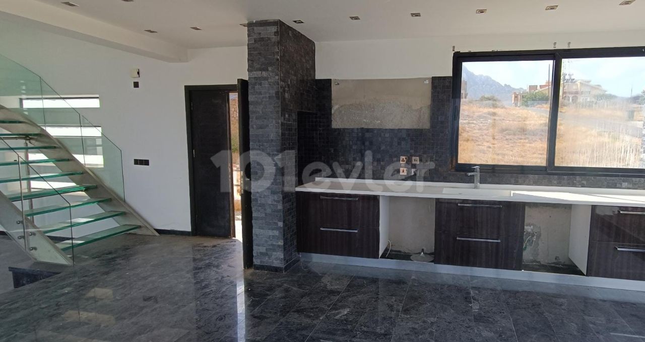 CYPRUS KYRENIA Karsiyaka AREA 3 + 1 VILLA WITH PRIVATE POOL ON THE BEACH ** 