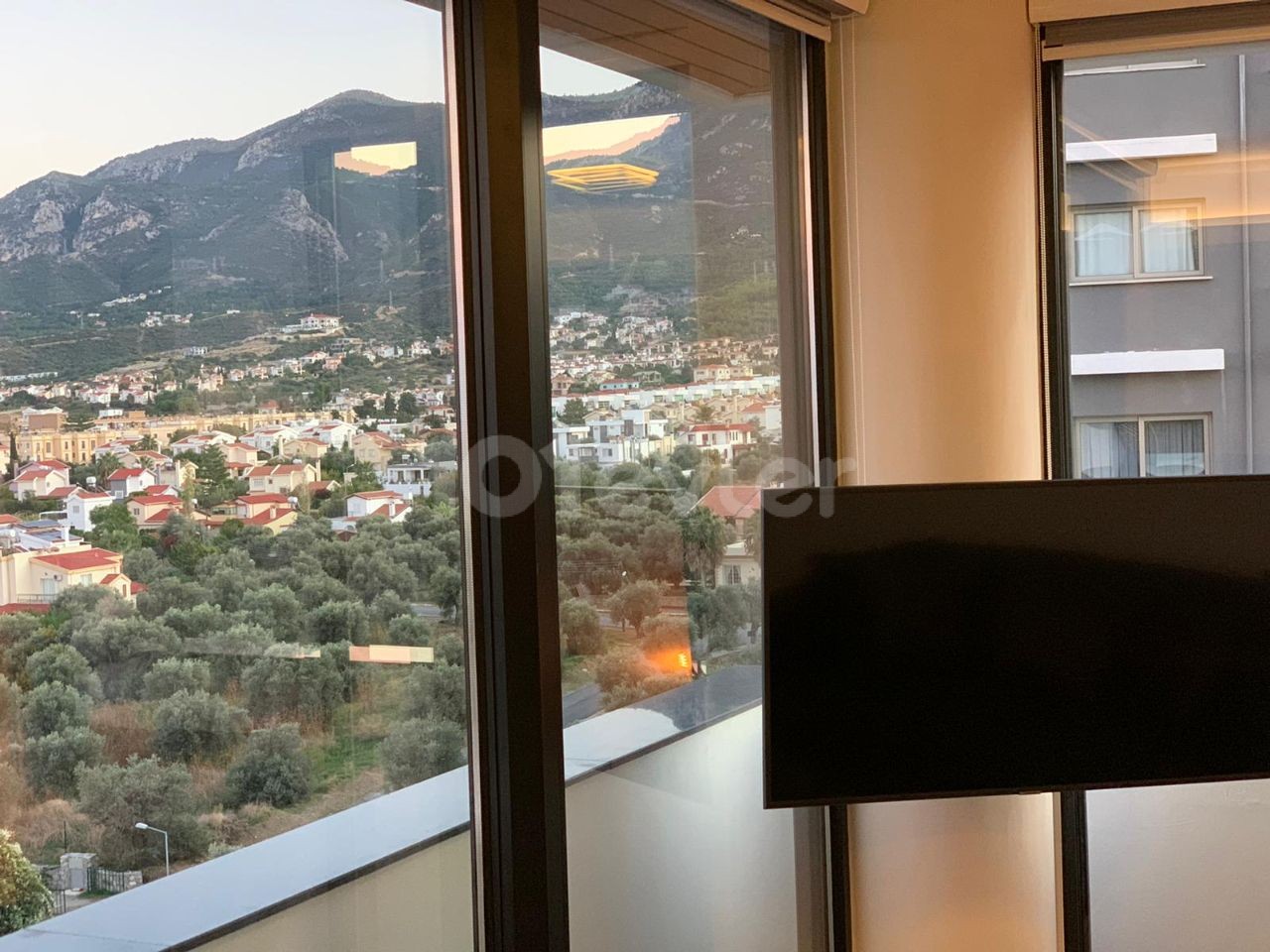 KYRENIA DE LUX 2 + 1 FULLY FURNISHED APARTMENT FOR RENT ** 