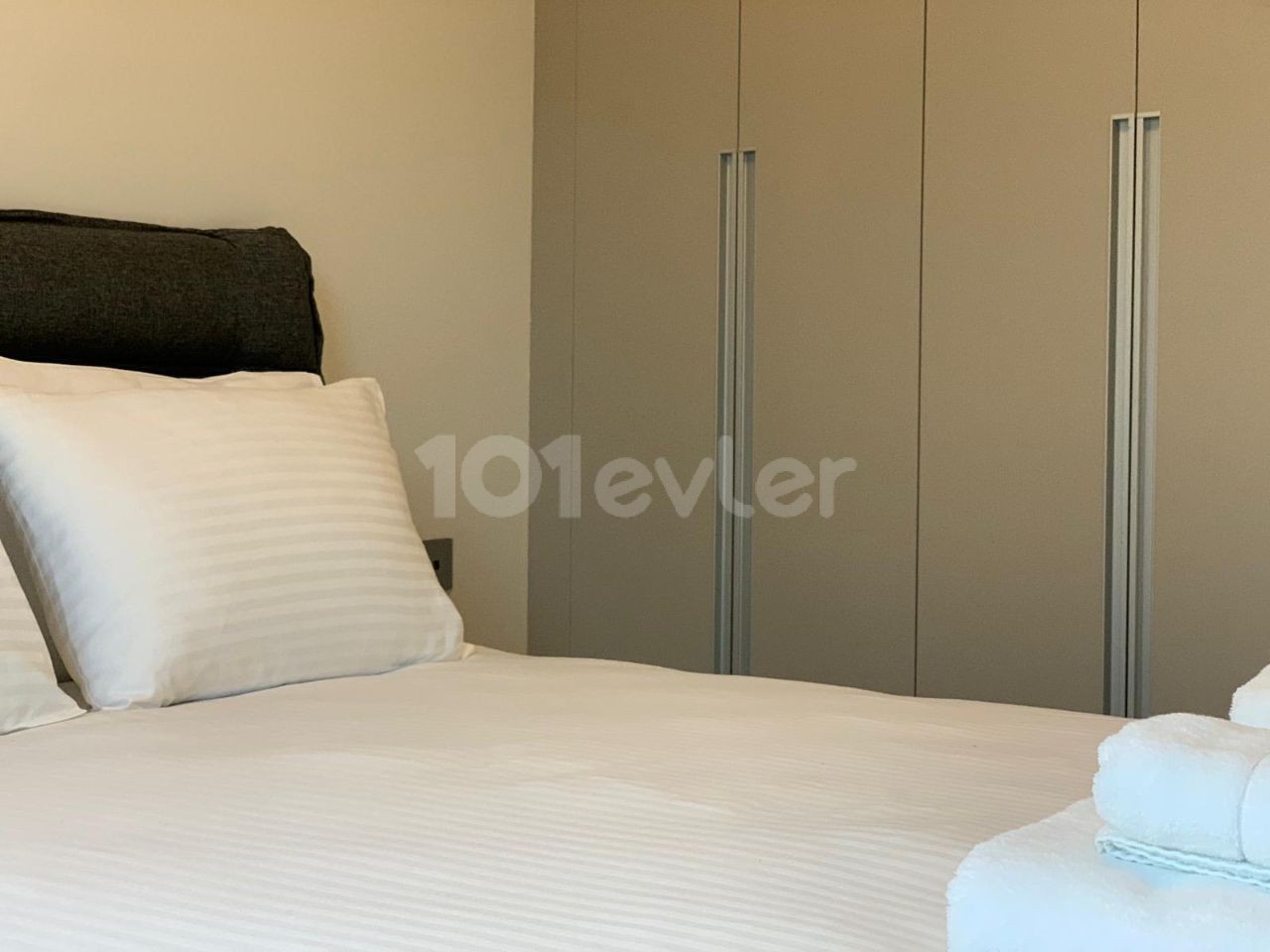 KYRENIA DE LUX 2 + 1 FULLY FURNISHED APARTMENT FOR RENT ** 