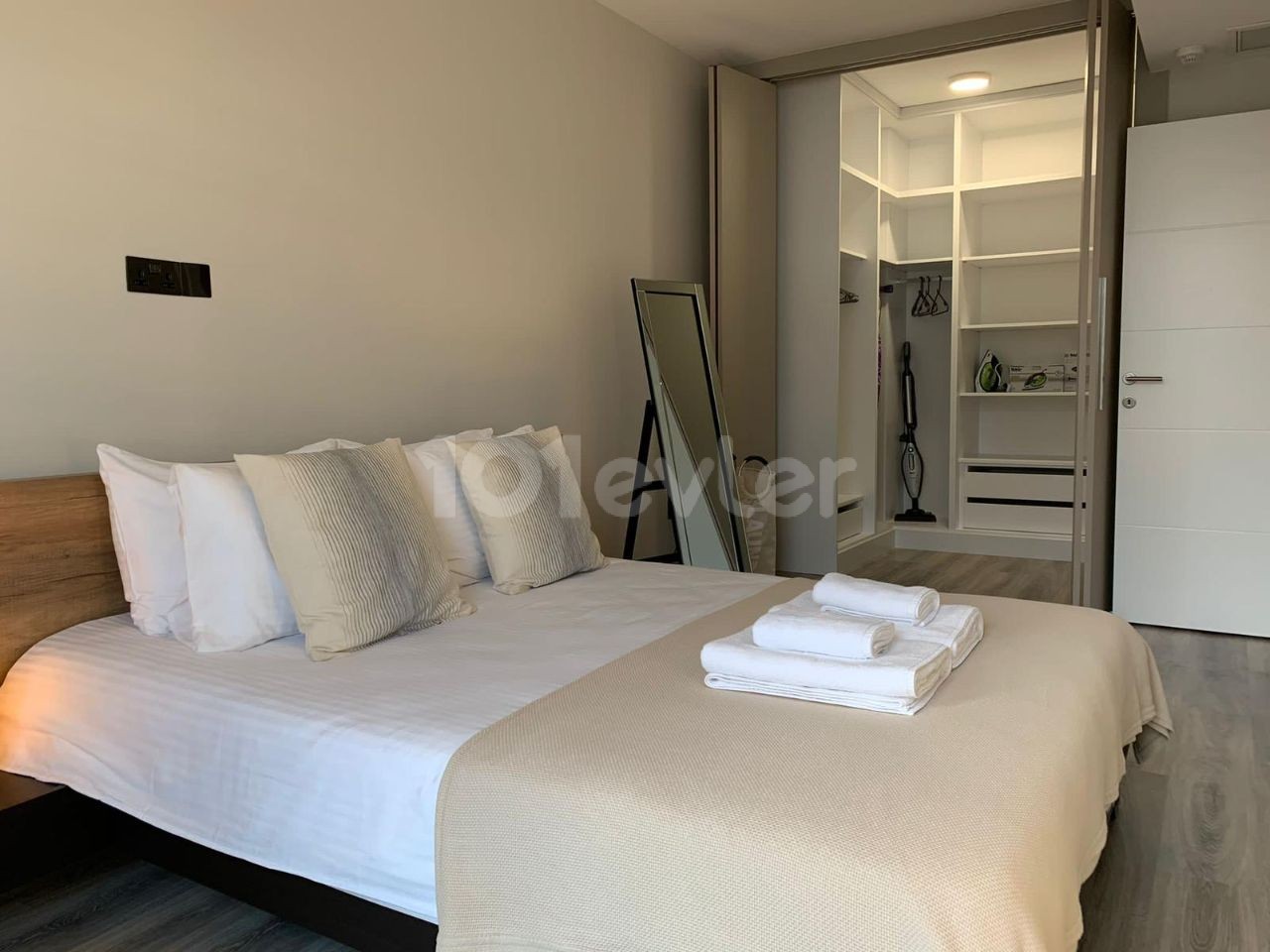 KYRENIA DE LUX 2 + 1 FULLY FURNISHED APARTMENT FOR RENT ** 