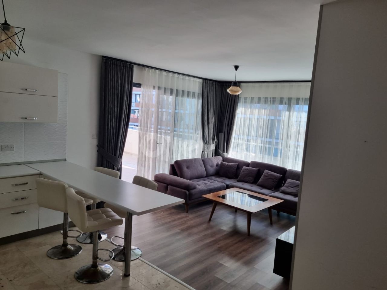 GİRNE MERKEZ'DE LUX 2+1 BÜYÜK BALKON KİRALIK DAİRE