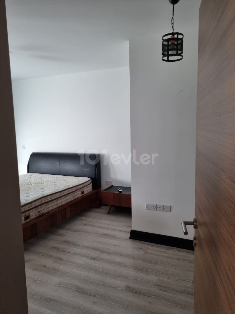 GİRNE MERKEZ'DE LUX 2+1 BÜYÜK BALKON KİRALIK DAİRE