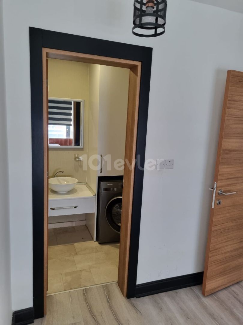 GİRNE MERKEZ'DE LUX 2+1 BÜYÜK BALKON KİRALIK DAİRE