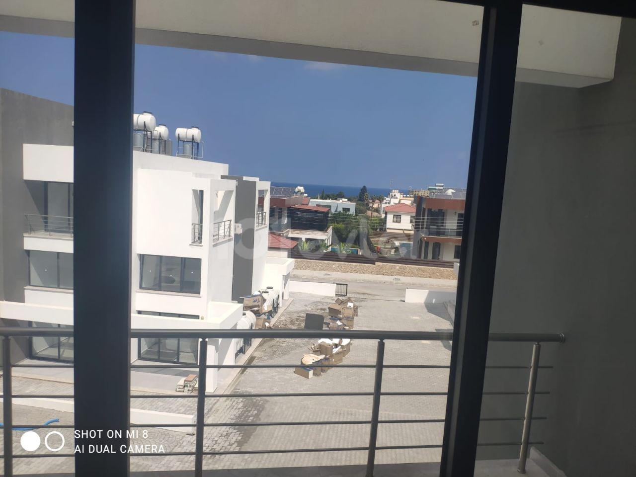 IN KYRENIA KARAOGLANOGLUN DA LU ① 1+1 WOHNUNG MIT POOL ZU VERMIETEN ** 