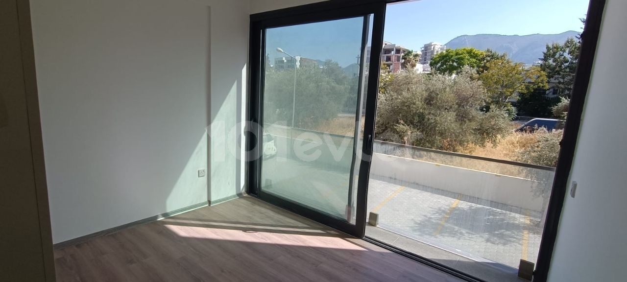 2+1 TÜRKISCHE KOKANLI ZERO RESIDENCE WOHNUNG IM ZENTRUM VON KYRENIA ** 