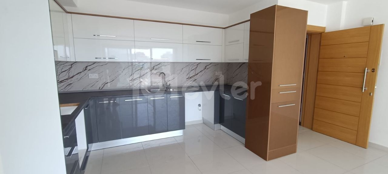 GİRNE  YENİ LİMAN BÖLGESİNDE 2+1 SIFIR SATILIK DAİRE