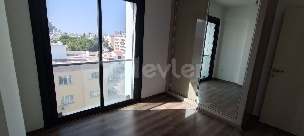 GİRNE  YENİ LİMAN BÖLGESİNDE 2+1 SIFIR SATILIK DAİRE